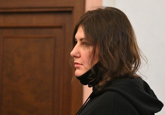 Рассмотрение жалобы  по делу о квартире певицы Долиной