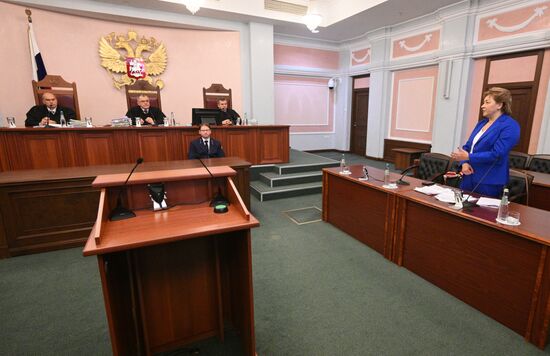 Рассмотрение жалобы  по делу о квартире певицы Долиной