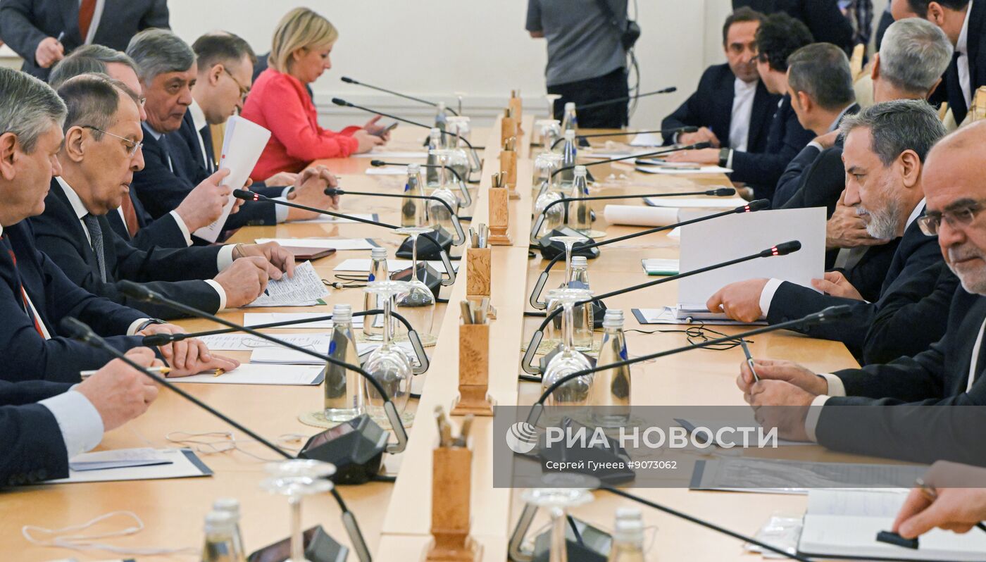 Встреча глав МИД РФ и Ирана Сергея Лаврова и Аббаса Аракчи