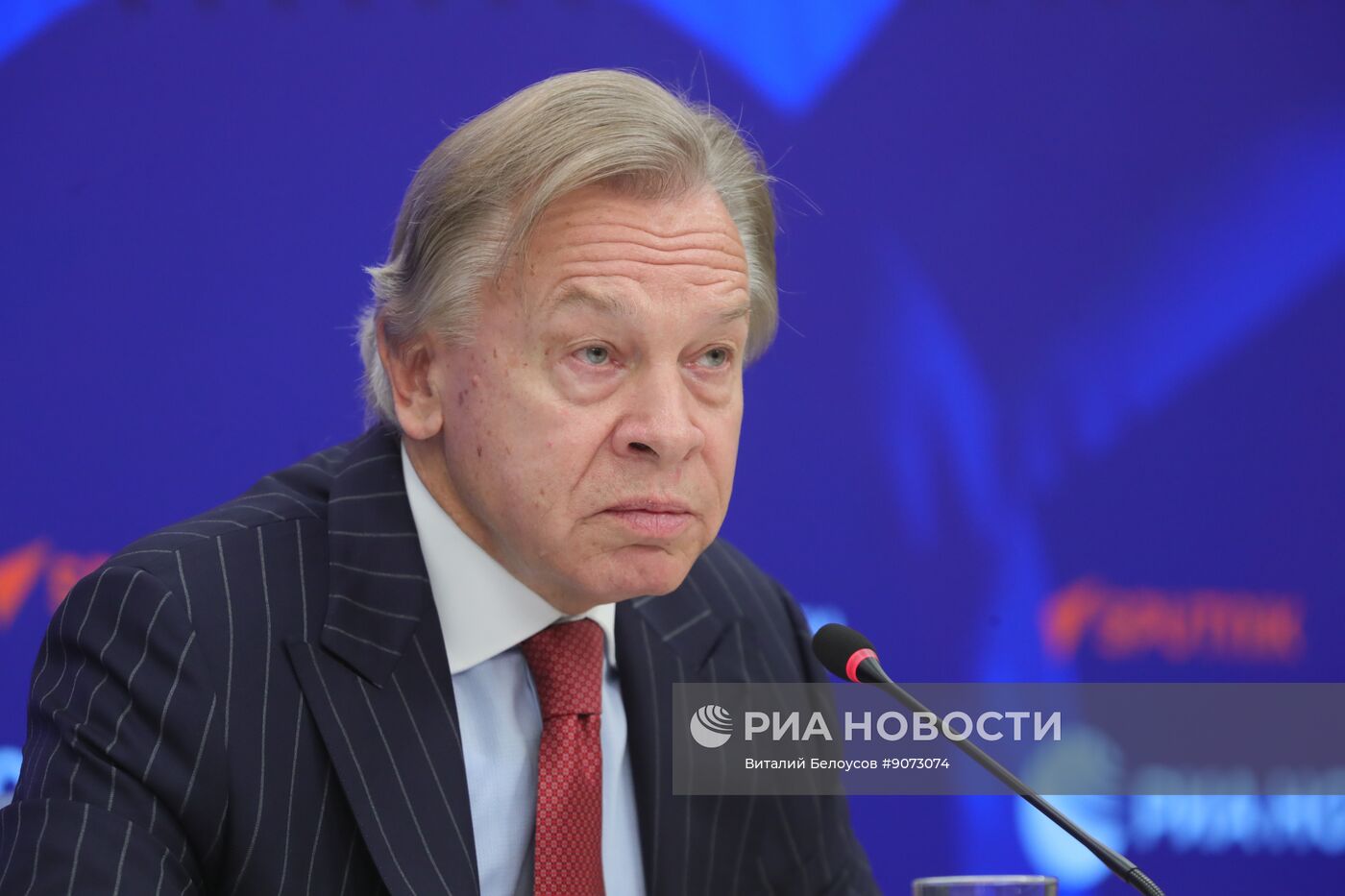 П/к председателя Комиссии Совета Федерации по информационной политике Алексея Пушкова