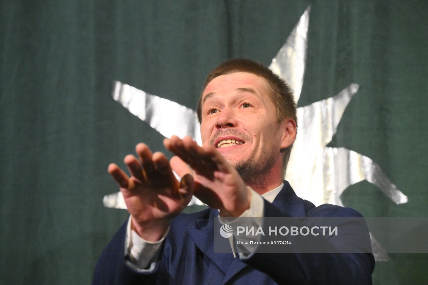 Спектакль "Школа для дураков" в МХТ имени А. П. Чехова