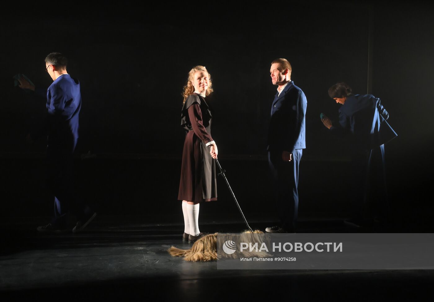 Спектакль "Школа для дураков" в МХТ имени А. П. Чехова