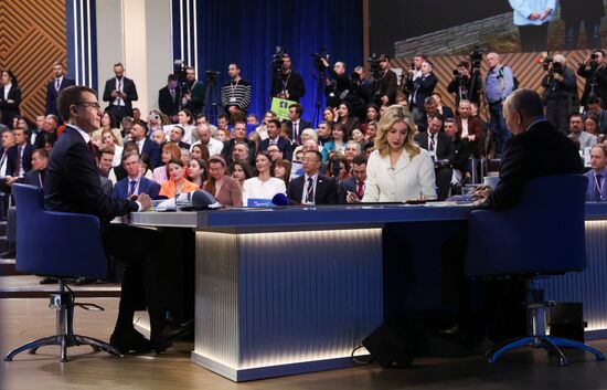 "Итоги года" с Владимиром Путиным 