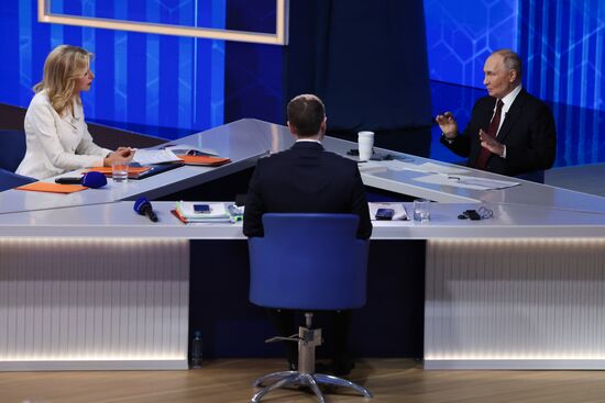 "Итоги года" с Владимиром Путиным 