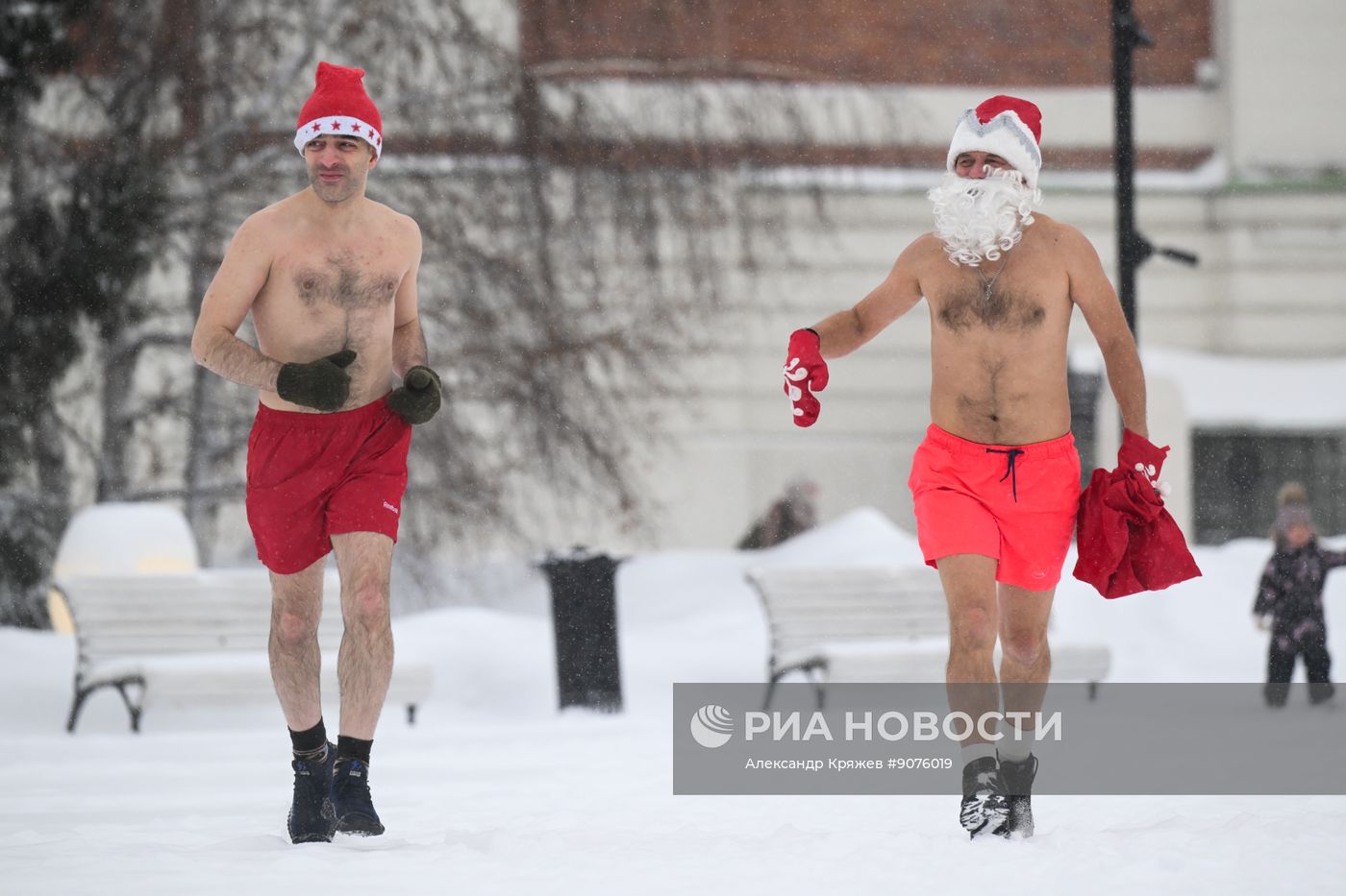 Новогодний забег "моржей" в Новосибирске