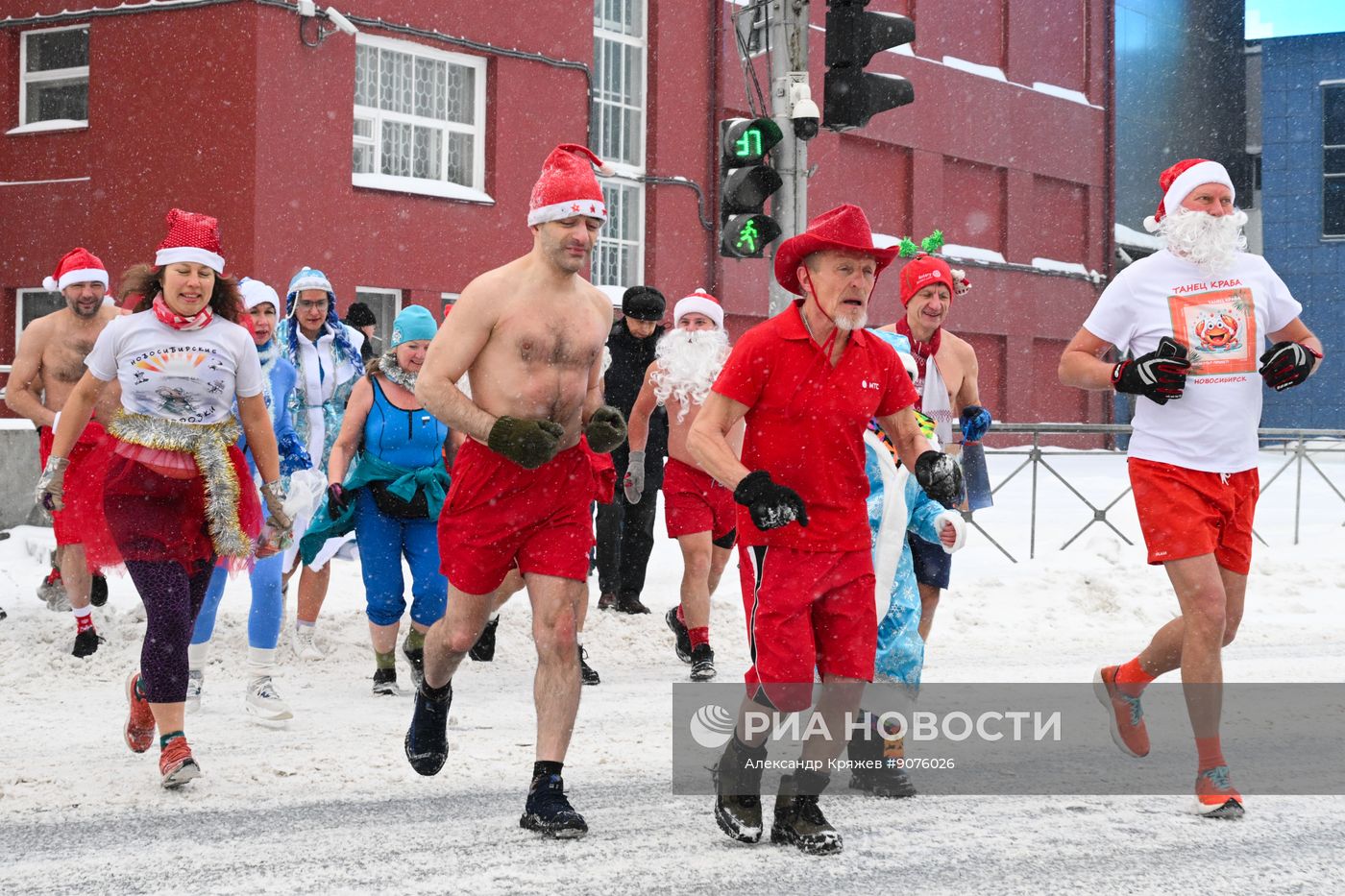 Новогодний забег "моржей" в Новосибирске