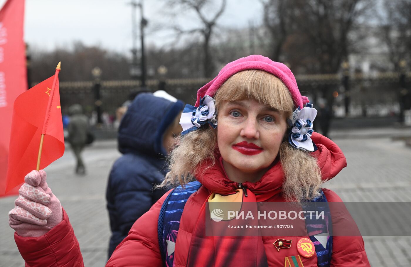 Возложение цветов к могиле Сталина у Кремлевской стены