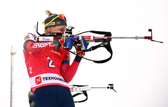 Биатлон. 3 этап. Кубок Содружества. Женщины. 12.5 км. Масс-cтарт