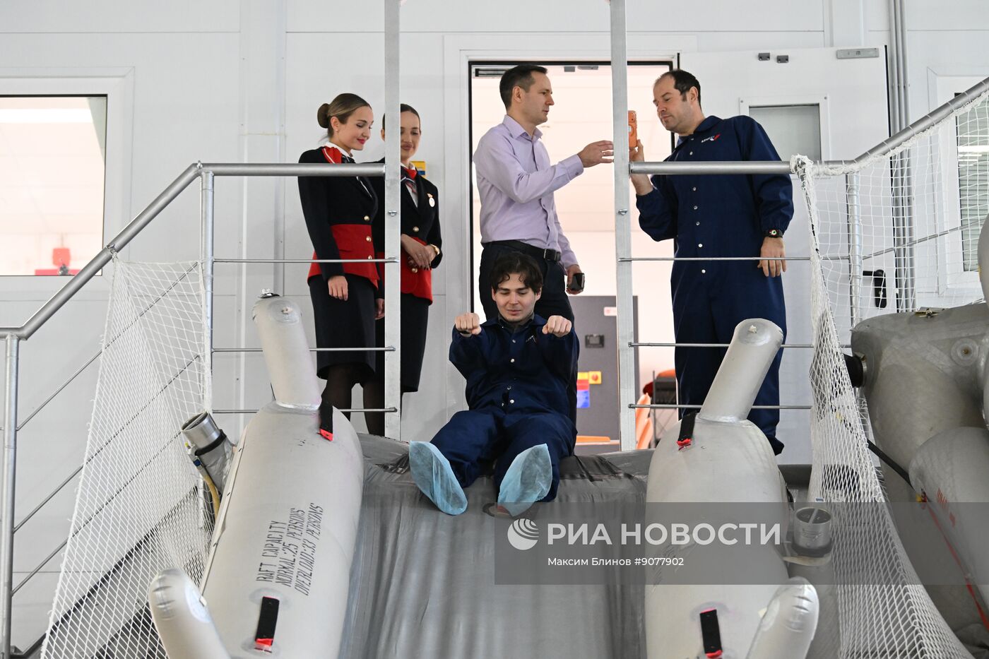 Центр подготовки бортпроводников компании Azur Air
