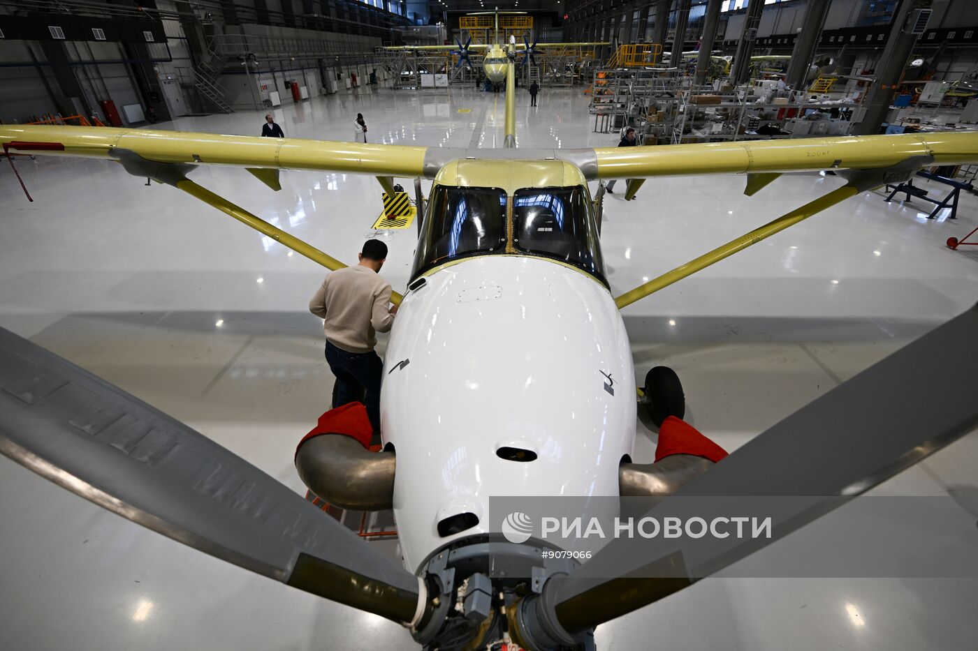 Самолет "Байкал" с российскими комплектующими совершил первый полет