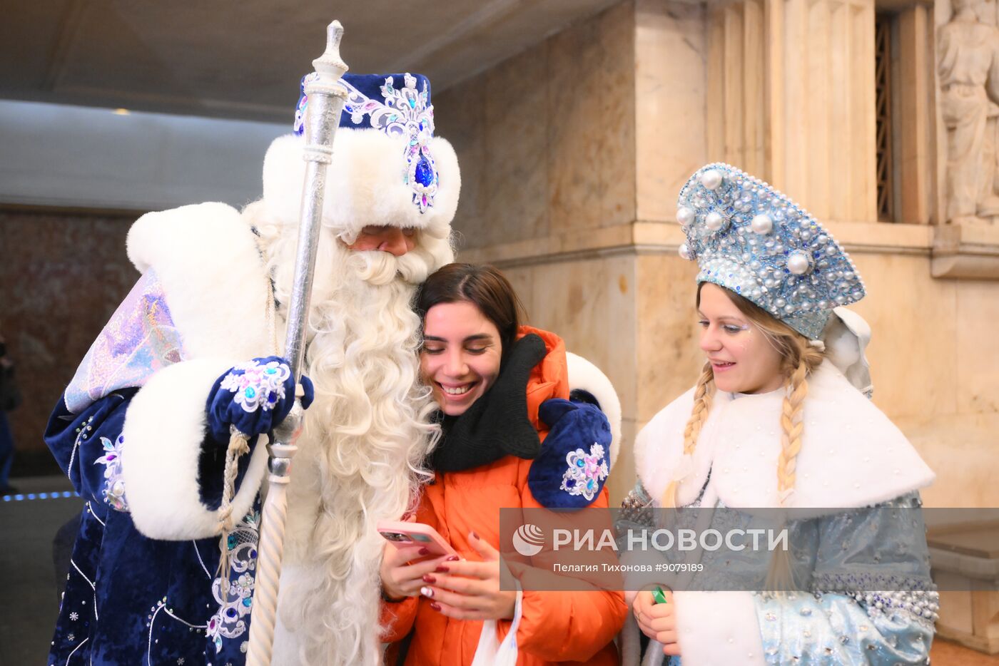 Дед Мороз в Московском метрополитене