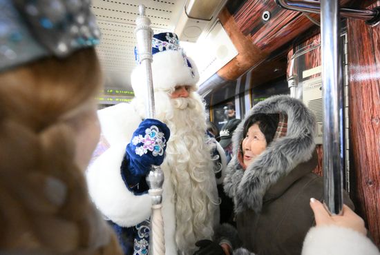 Дед Мороз в Московском метрополитене