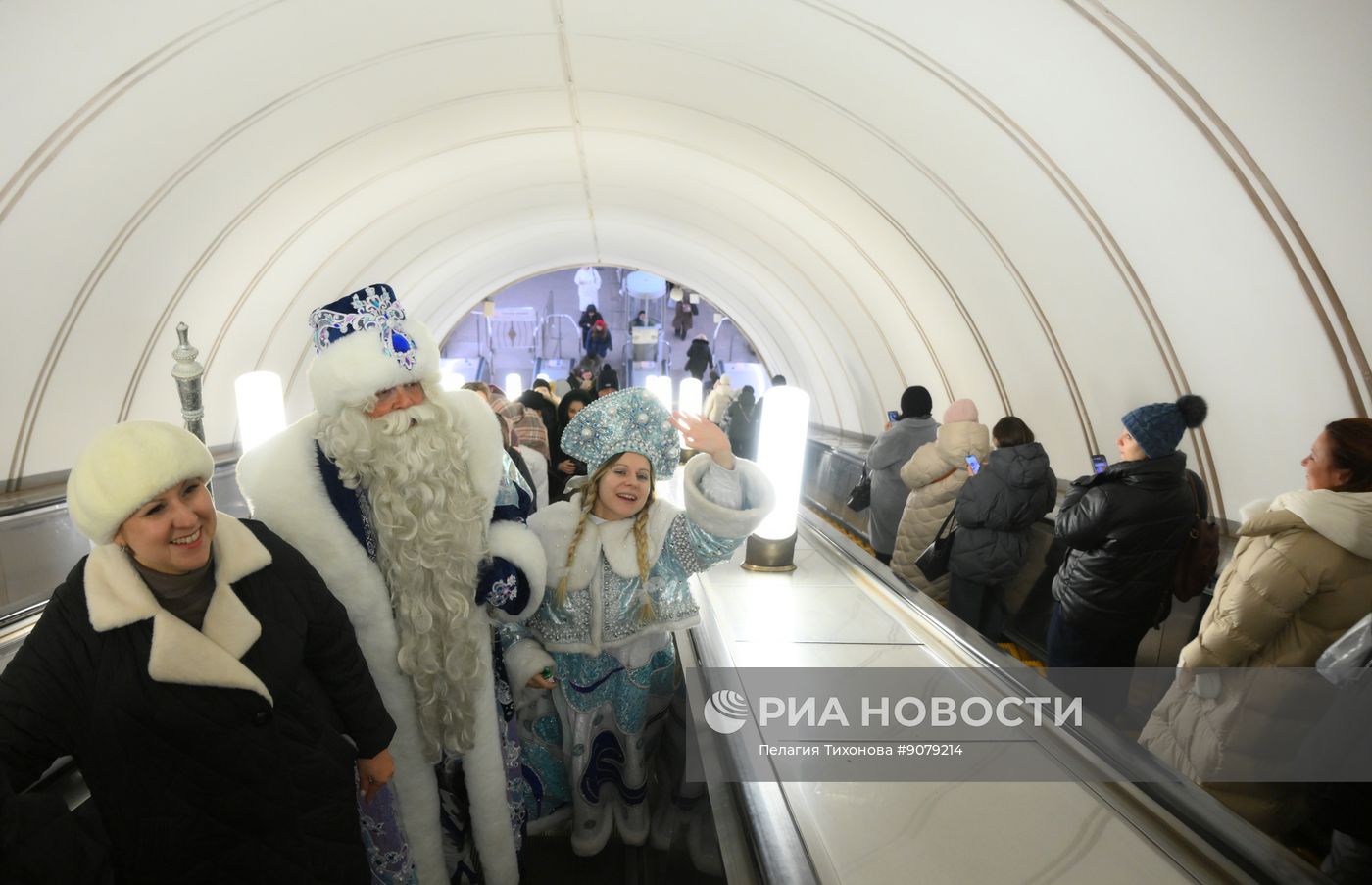 Дед Мороз в Московском метрополитене