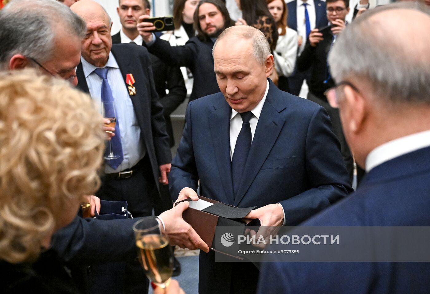 Президент Владимир Путин вручил государственные награды