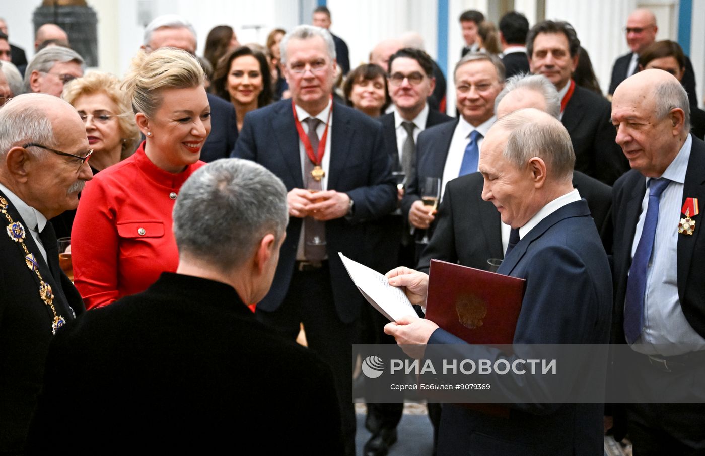 Президент Владимир Путин вручил государственные награды