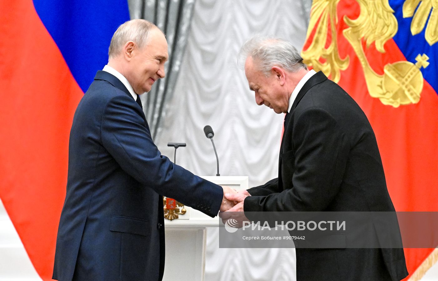 Президент Владимир Путин вручил государственные награды