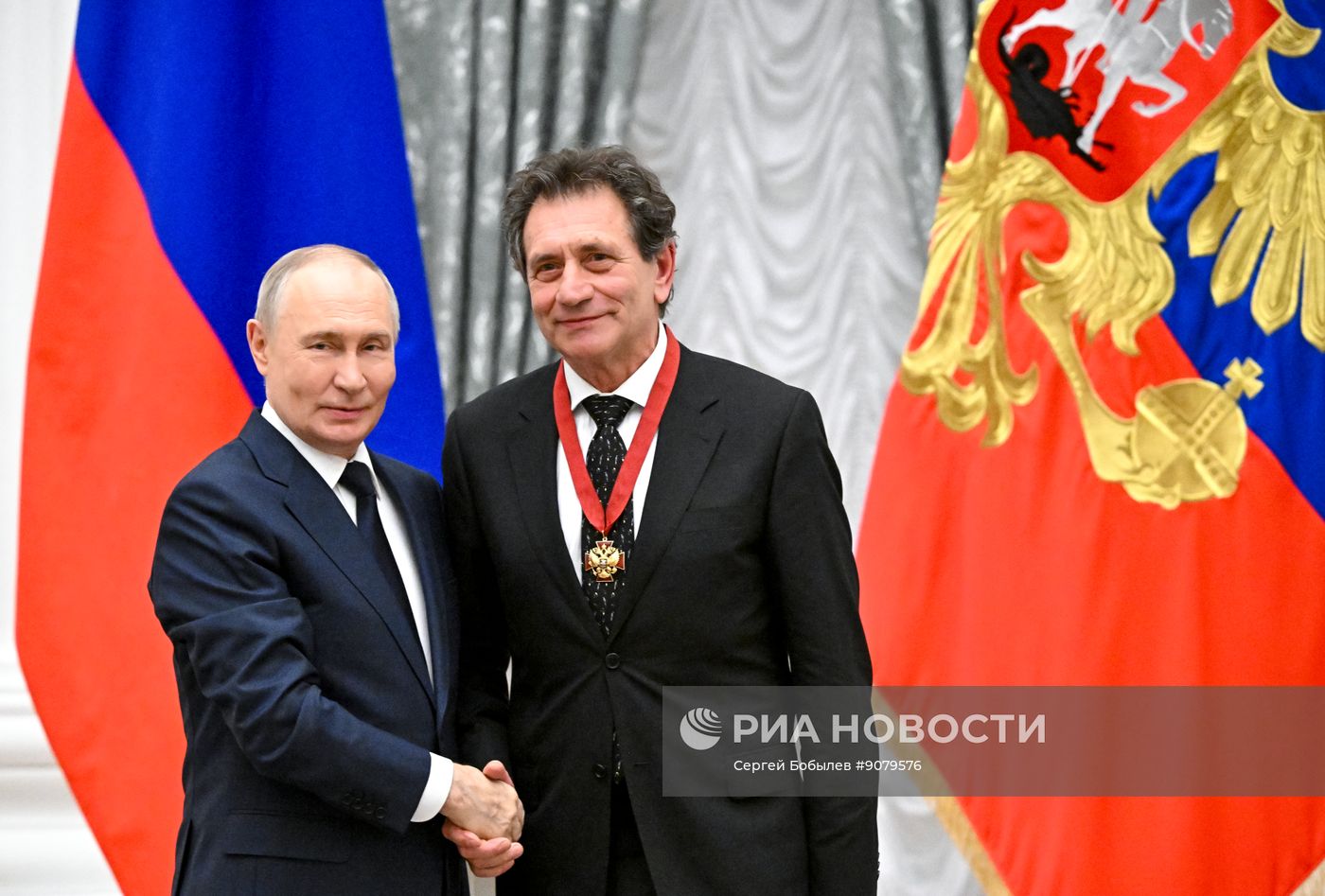 Президент Владимир Путин вручил государственные награды