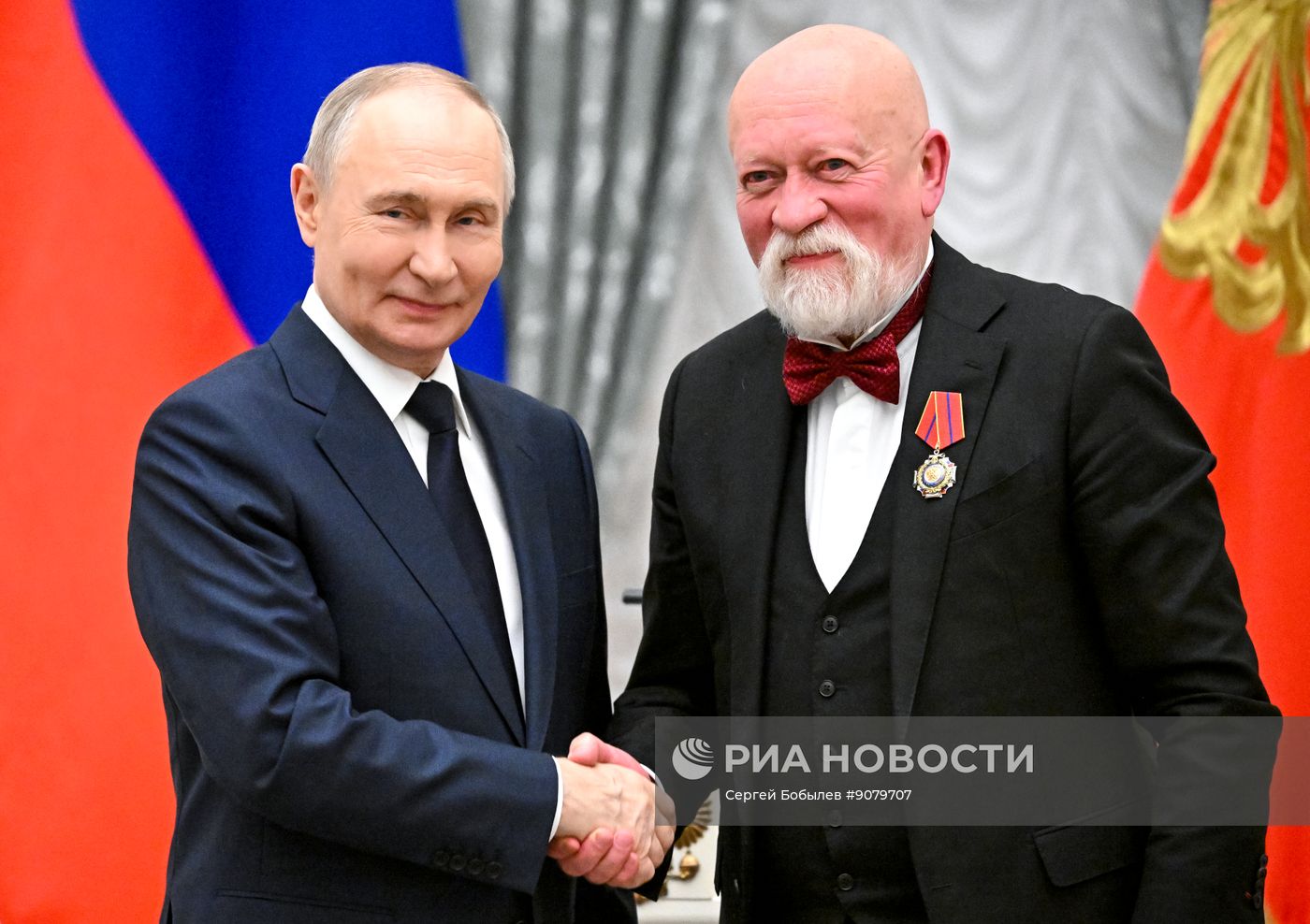Президент Владимир Путин вручил государственные награды