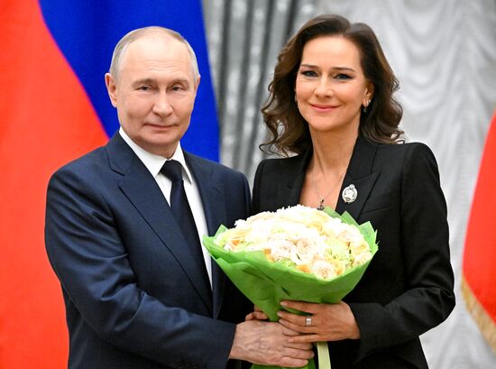 Президент Владимир Путин вручил государственные награды