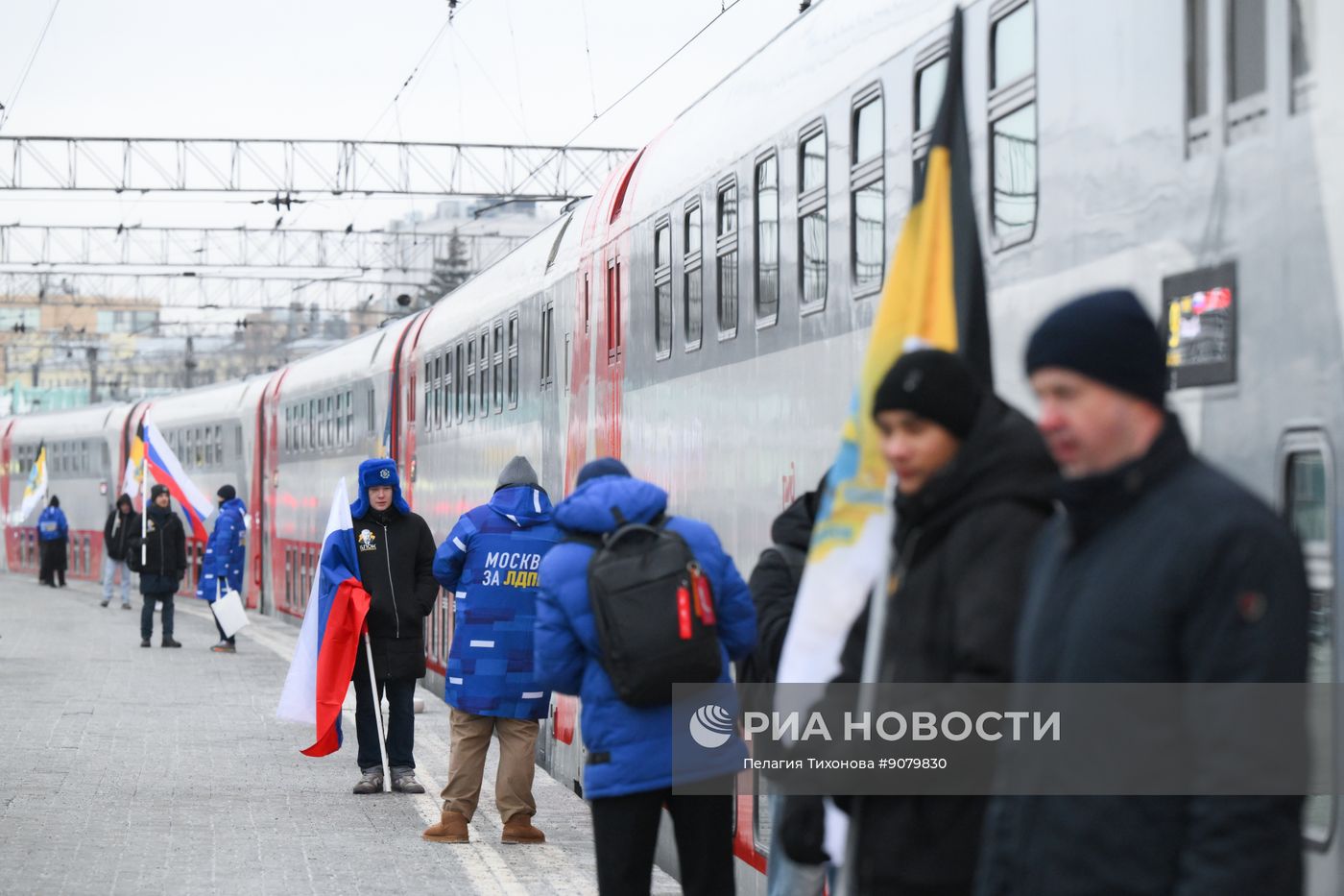Запуск тематического поезда с вагоном "Россия. Жириновский" в Москве