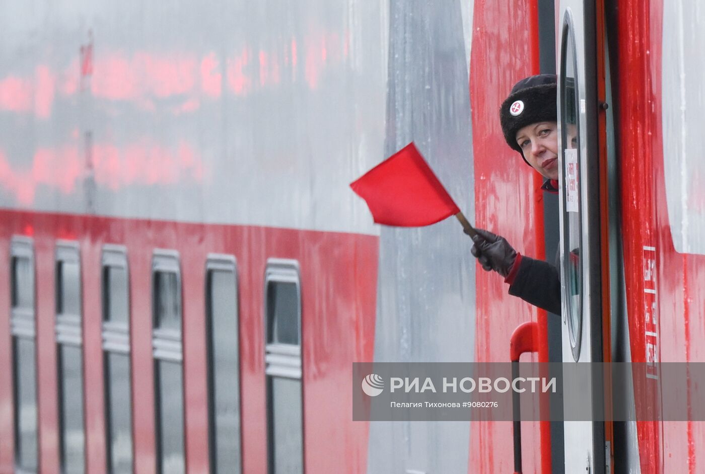 Запуск тематического поезда с вагоном "Россия. Жириновский" в Москве