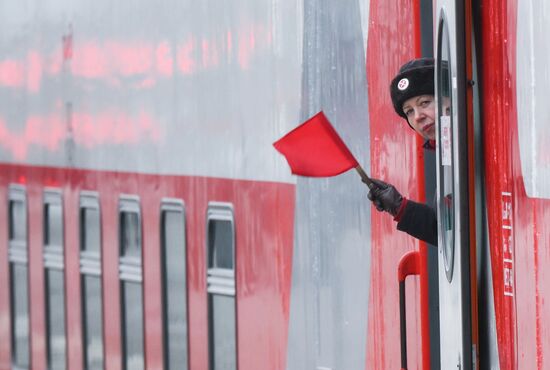 Запуск тематического поезда с вагоном "Россия. Жириновский" в Москве