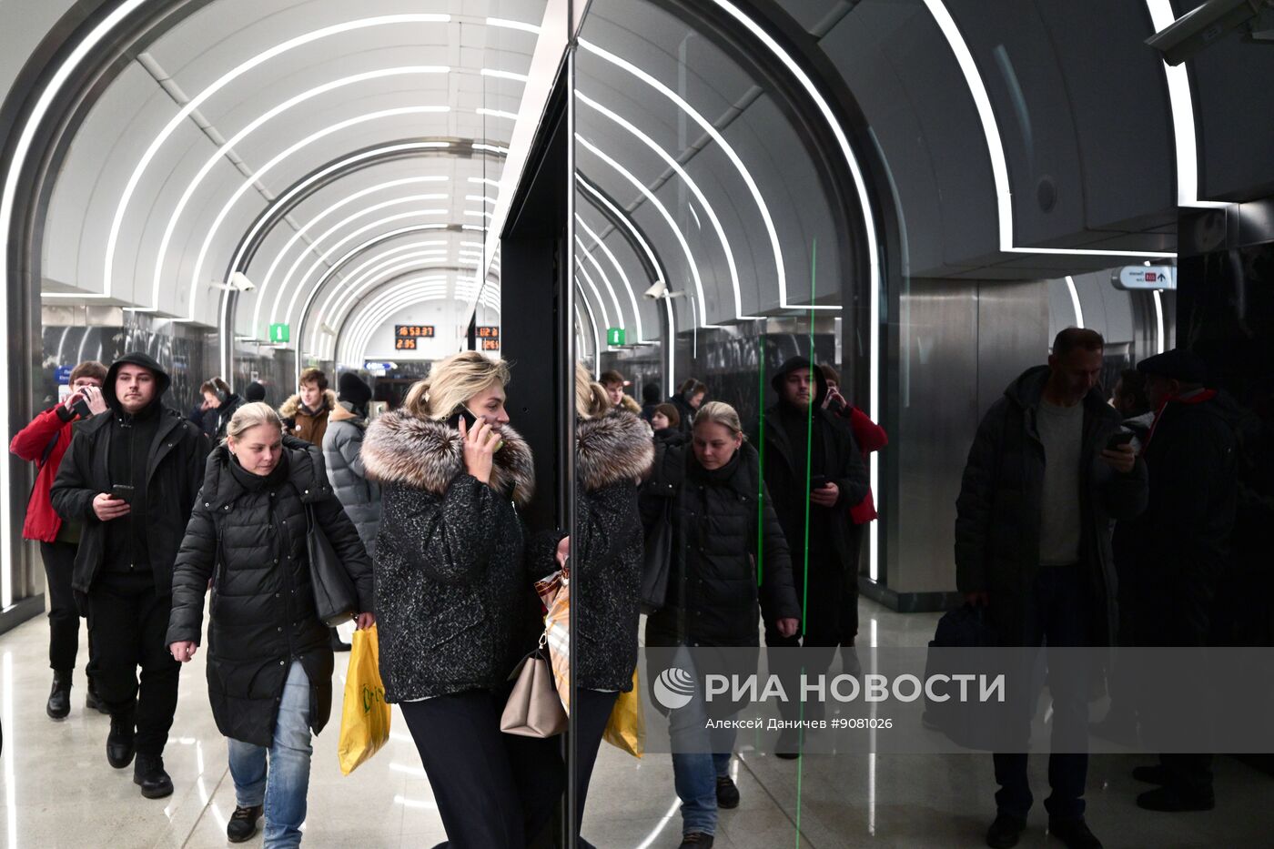 Церемония открытия станций "Путиловская" и "Юго-Западная" в Санкт-Петербурге