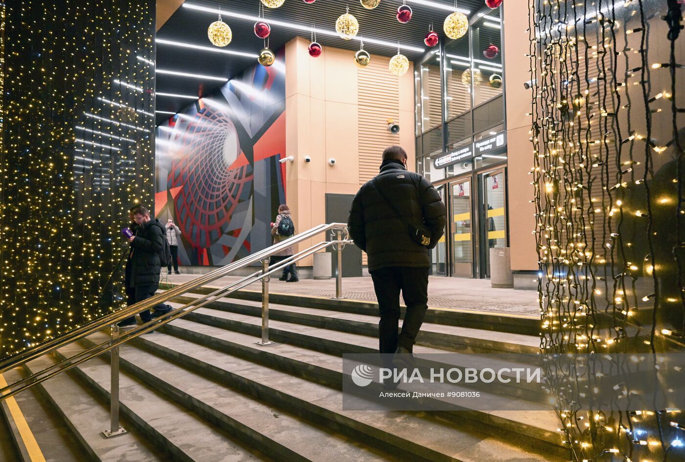Церемония открытия станций "Путиловская" и "Юго-Западная" в Санкт-Петербурге