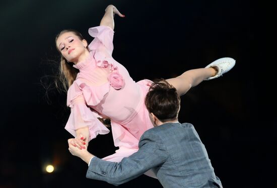 Гала-концерт на льду Ильи Авербуха "Аллилуйя любви"