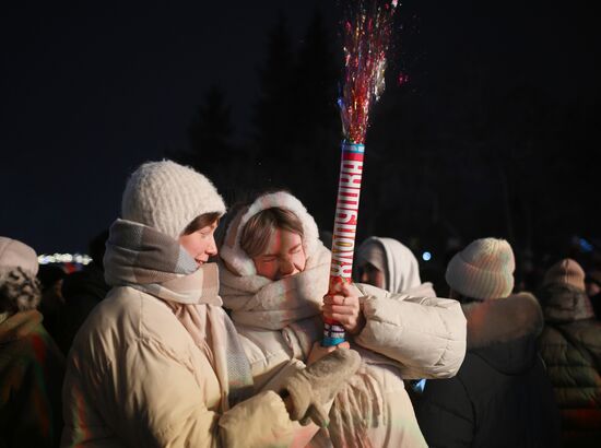 Празднование Нового года в городах России 
