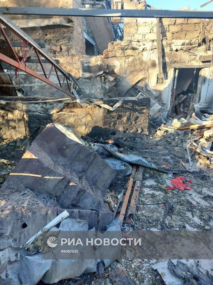 Последствия атаки БПЛА ВСУ на поселок Хорлы в Херсонской области