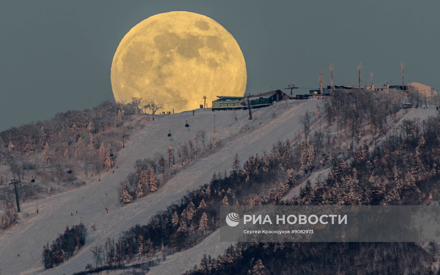 Суперлуние в Южно-Сахалинске