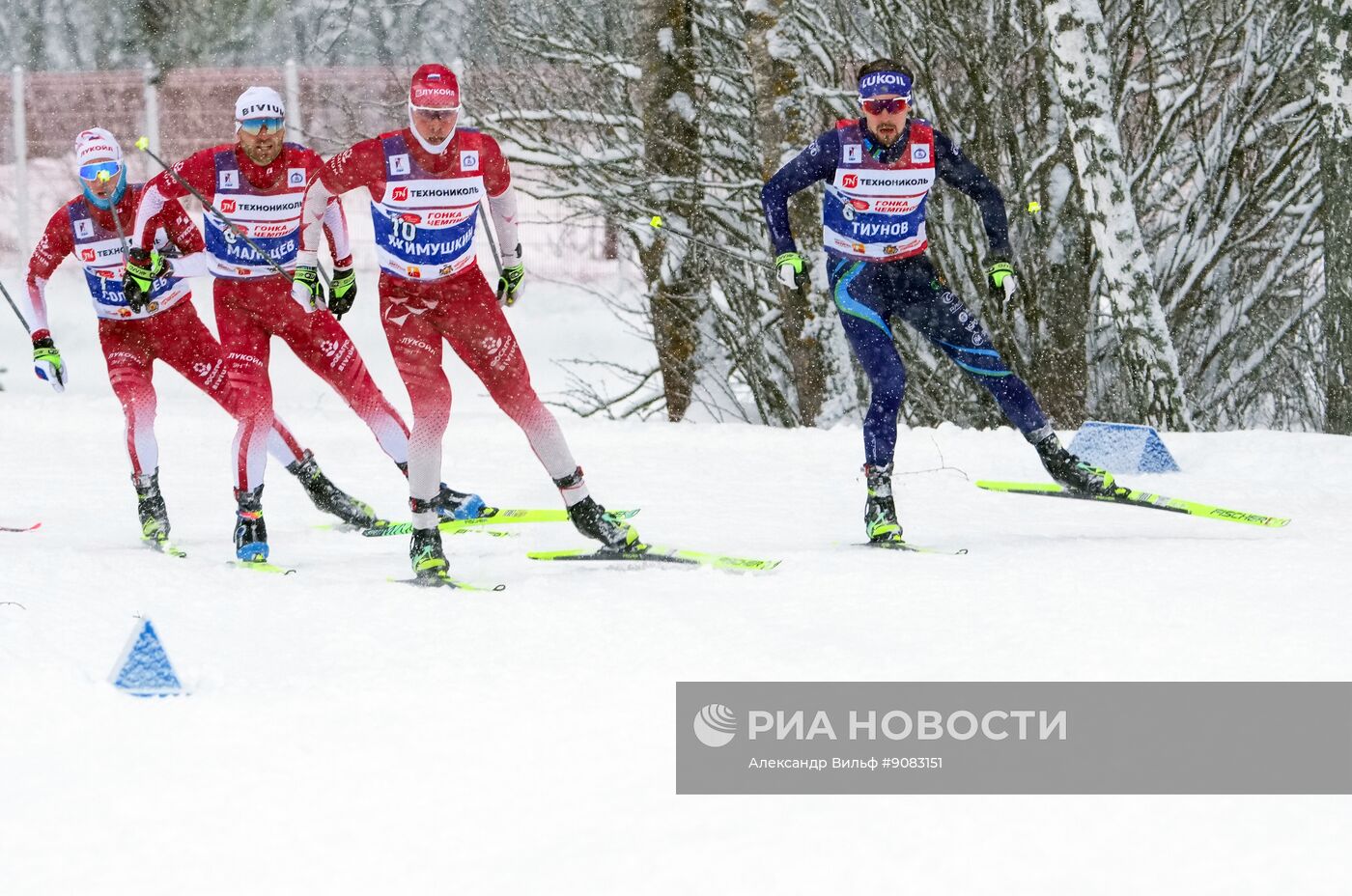 Забег лучших лыжников и биатлонистов "Гонка чемпионов". День первый
