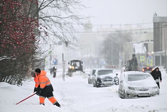 Последствия снегопада в Казани