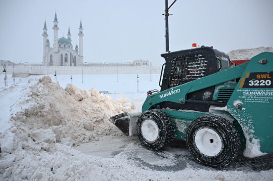 Последствия снегопада в Казани
