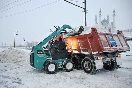 Последствия снегопада в Казани