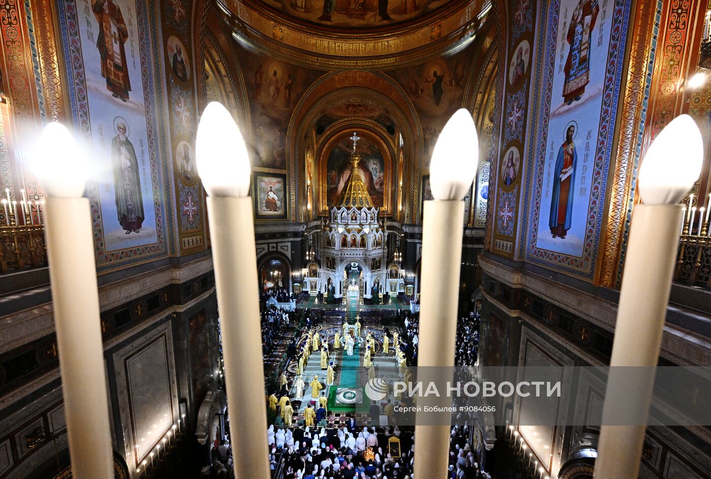 Рождественское богослужение в храме Христа Спасителя в Москве