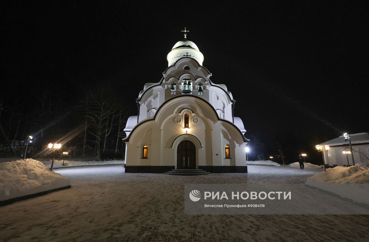 Президент Владимир Путин посетил рождественскую службу в Подмосковье