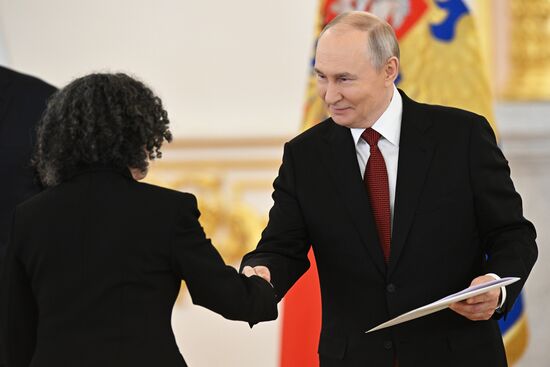 Президент Владимир Путин принял верительные грамоты у вновь прибывших послов иностранных государств