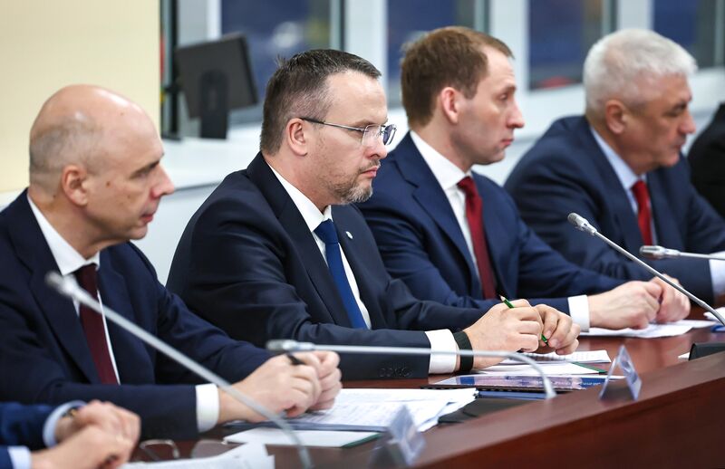 Президент Владимир Путин посетил электродепо "Аминьевское"