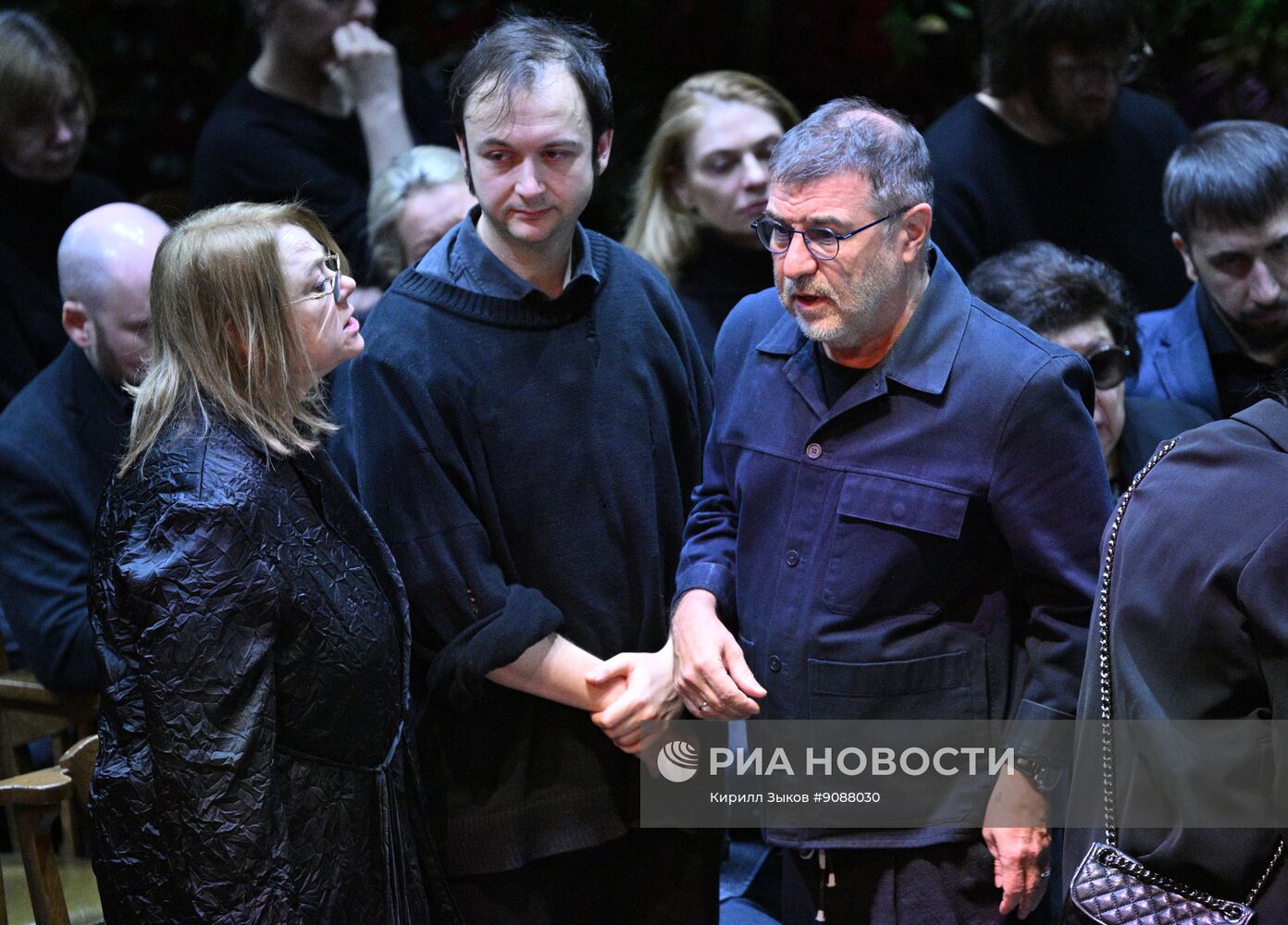 Прощание с ректором Школы-студии МХАТ Игорем Золотовицким