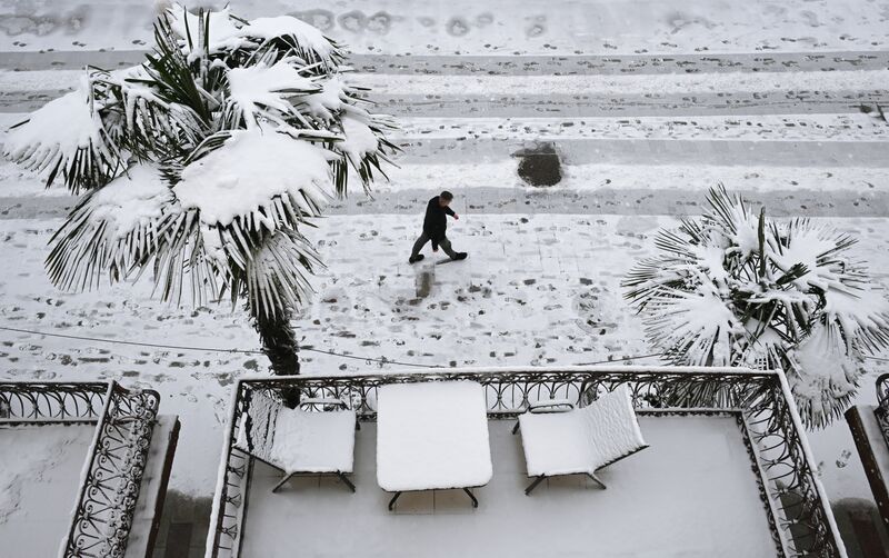 Снег в Ялте
