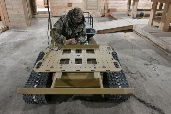 Мастерская по усовершенствованию РТК группировки войск "Запад" в ЛНР