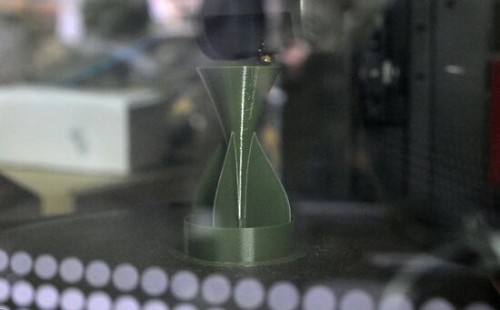 Лаборатория по сборке БПЛА группировки войск "Запад"