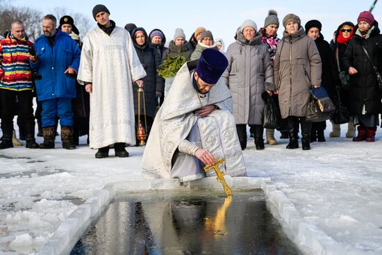 Празднование Крещения Господня в регионах России