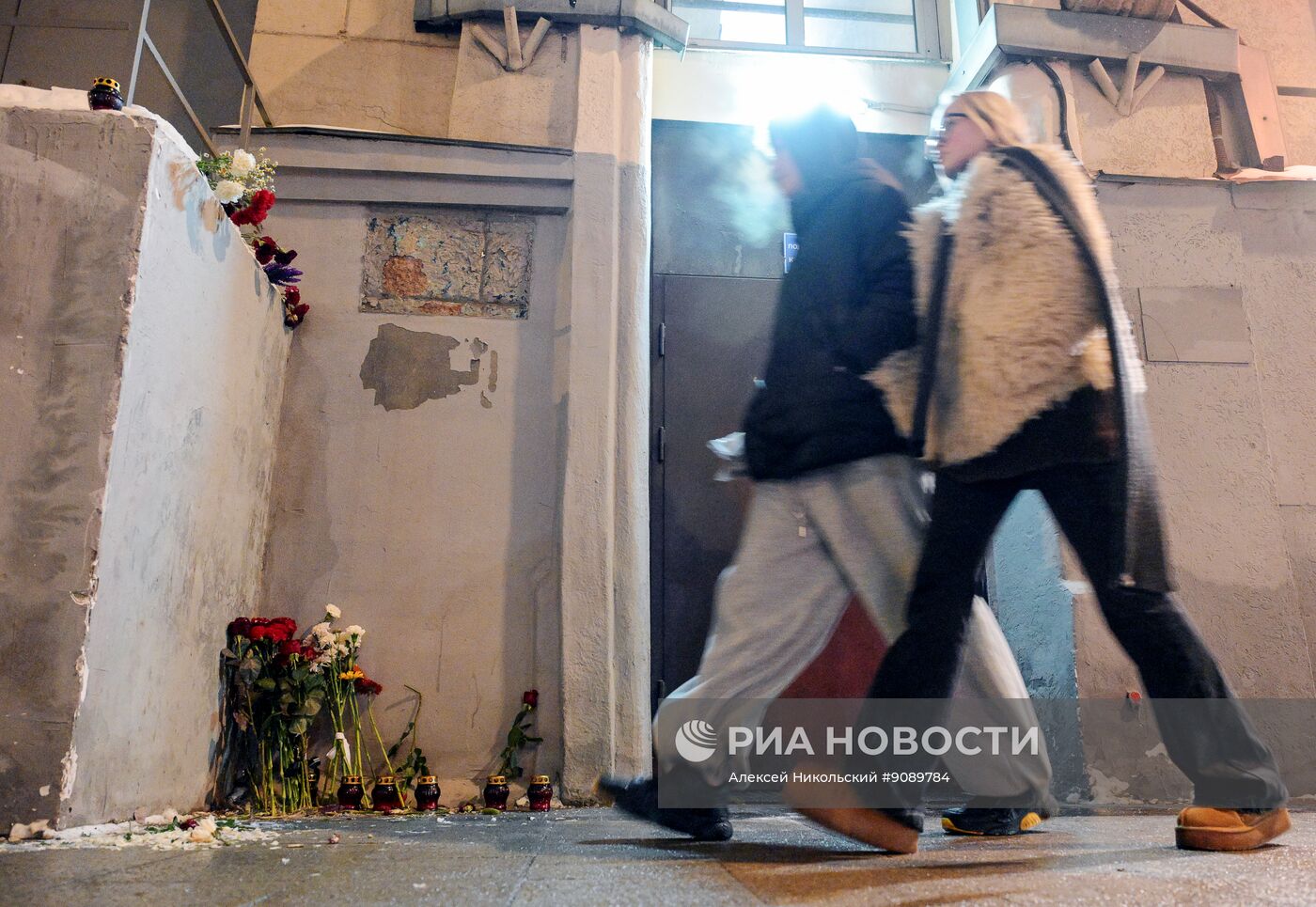Мемориальную табличку журналистке Анне Политковской в Москве сбили дважды за сутки