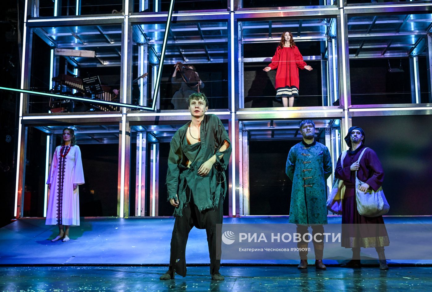 Спектакль "Лавр" в театре на Малой Ордынке
