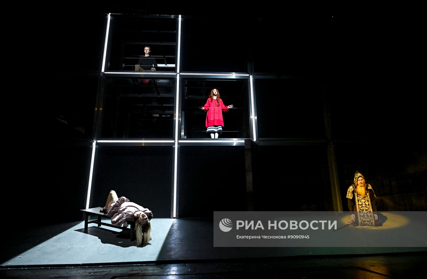 Спектакль "Лавр" в театре на Малой Ордынке