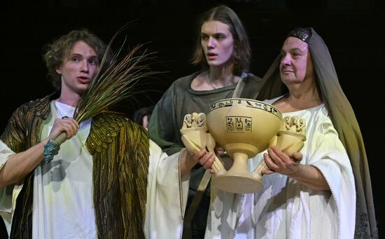 Спектакль "Иосиф и его братья" в театре Вахтангова