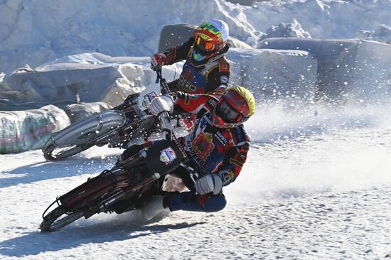 Ледовый спидвей во Владивостоке